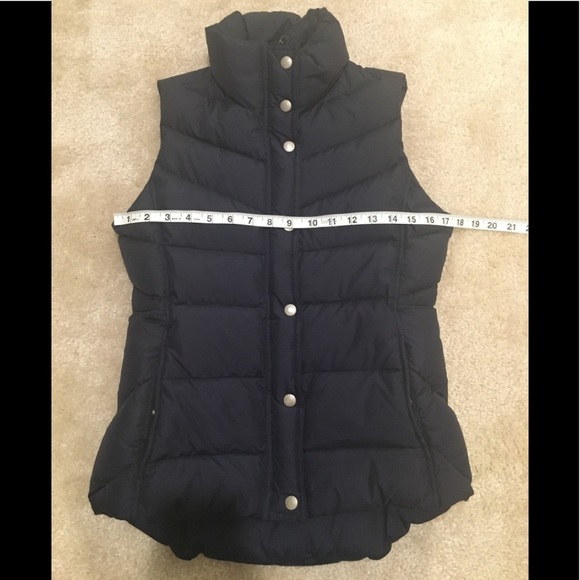 🎉 HP 🎉 J. Crew Puffer Vest - Picture 6 of 9